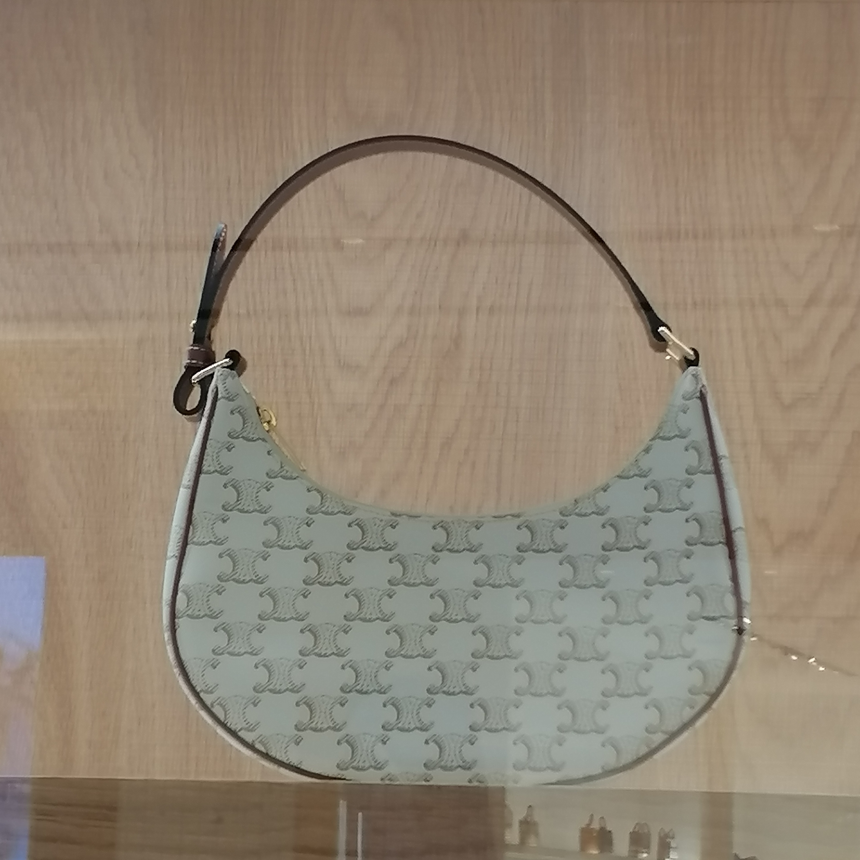 CELINE セリーヌ トリオンフキャンバス AVAバッグ ホワイト