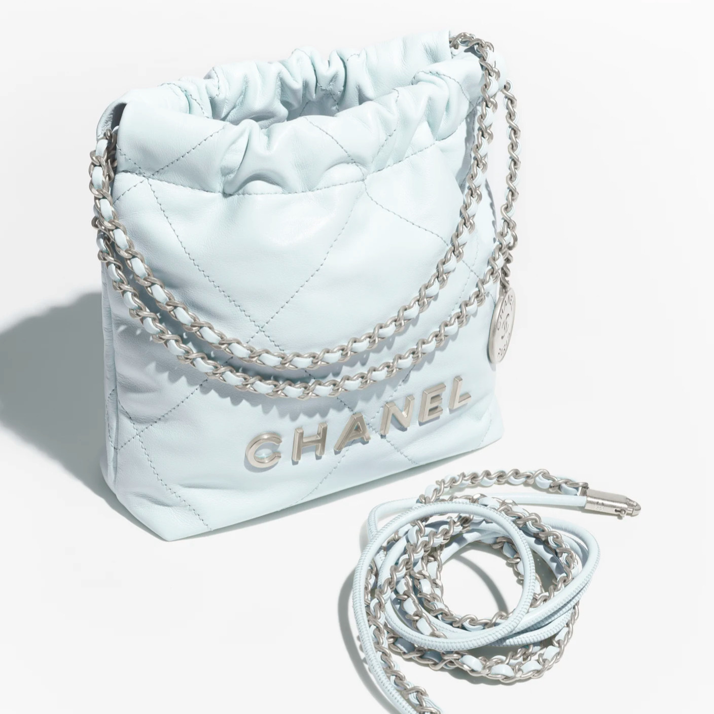 《パステルカラーが可愛い》CHANEL 22 ミニ ハンドバッグ ブルー