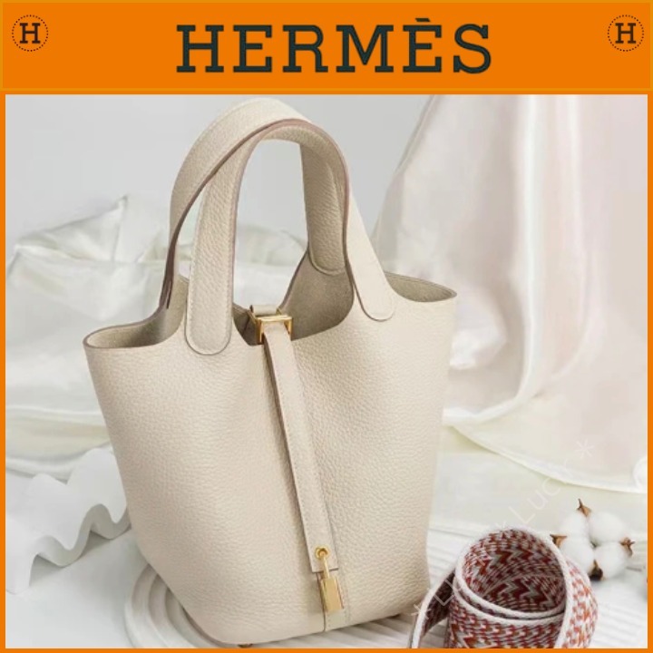 洗練さと共に☆HERMES ピコタンロック 18 PM Craie