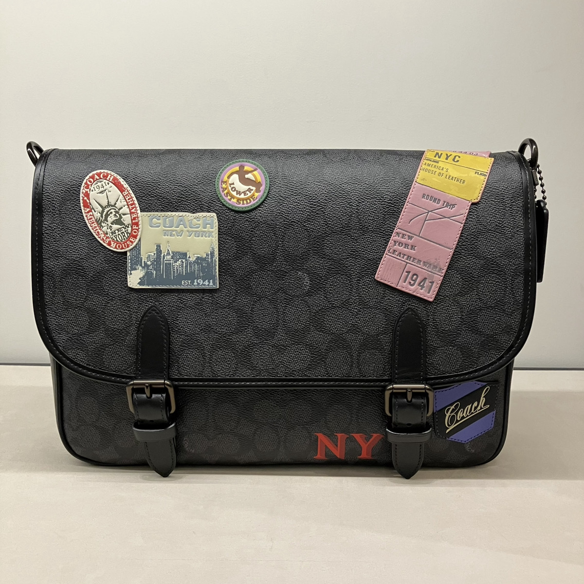 【 COACH 】 ヒッチ メッセンジャー バッグ・シグネチャー
