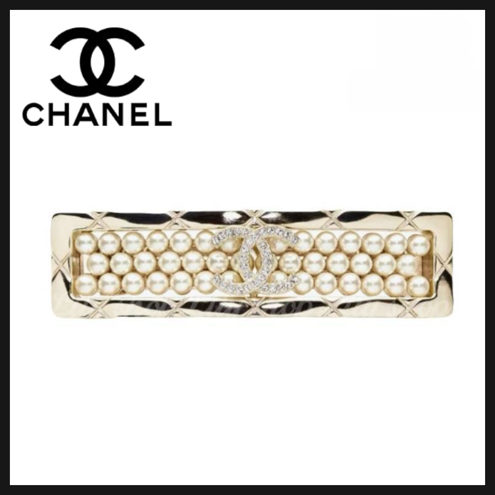 【上品なパールとキラキラロゴが可愛い☆】CHANEL ヘアクリップ