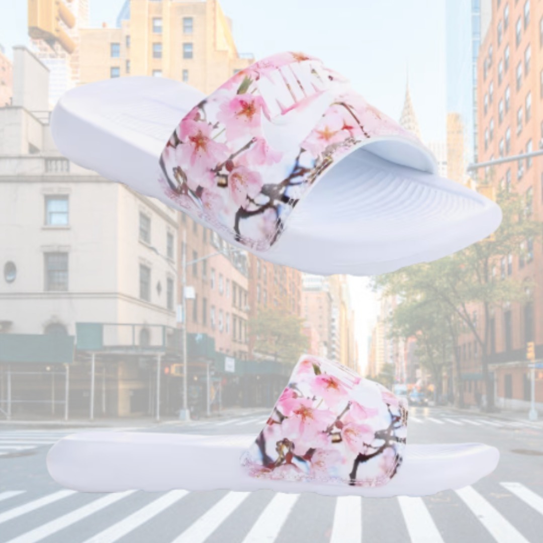 NIKE ☆ 桜の柄 特別な一足 カジュアル スライド サンダル 人気