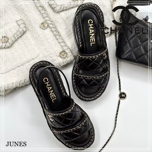 華やかな印象に！【CHANEL】プラットフォーム チェーンサンダル