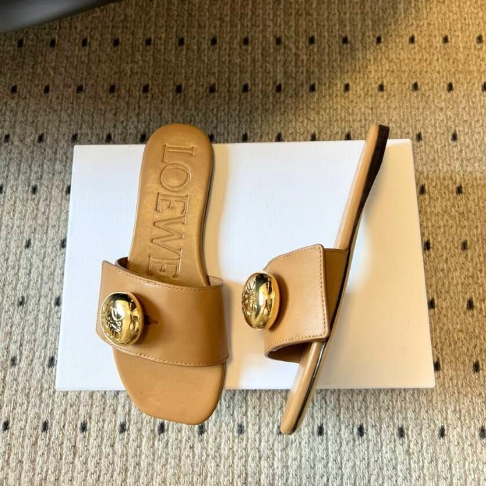 《日常の贅沢》【LOEWE】スライドペブルソフトカーフスキン