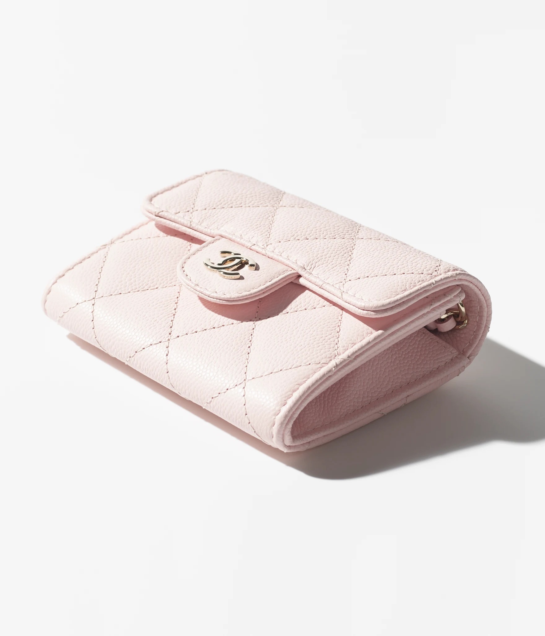 《CHANEL》2025SS新作！チェーン付きクラシッククラッチ