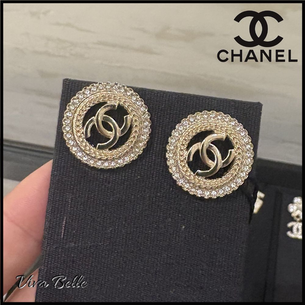 【上品な煌めき】CHANEL CCロゴ メタル&ストラス スタッドピアス