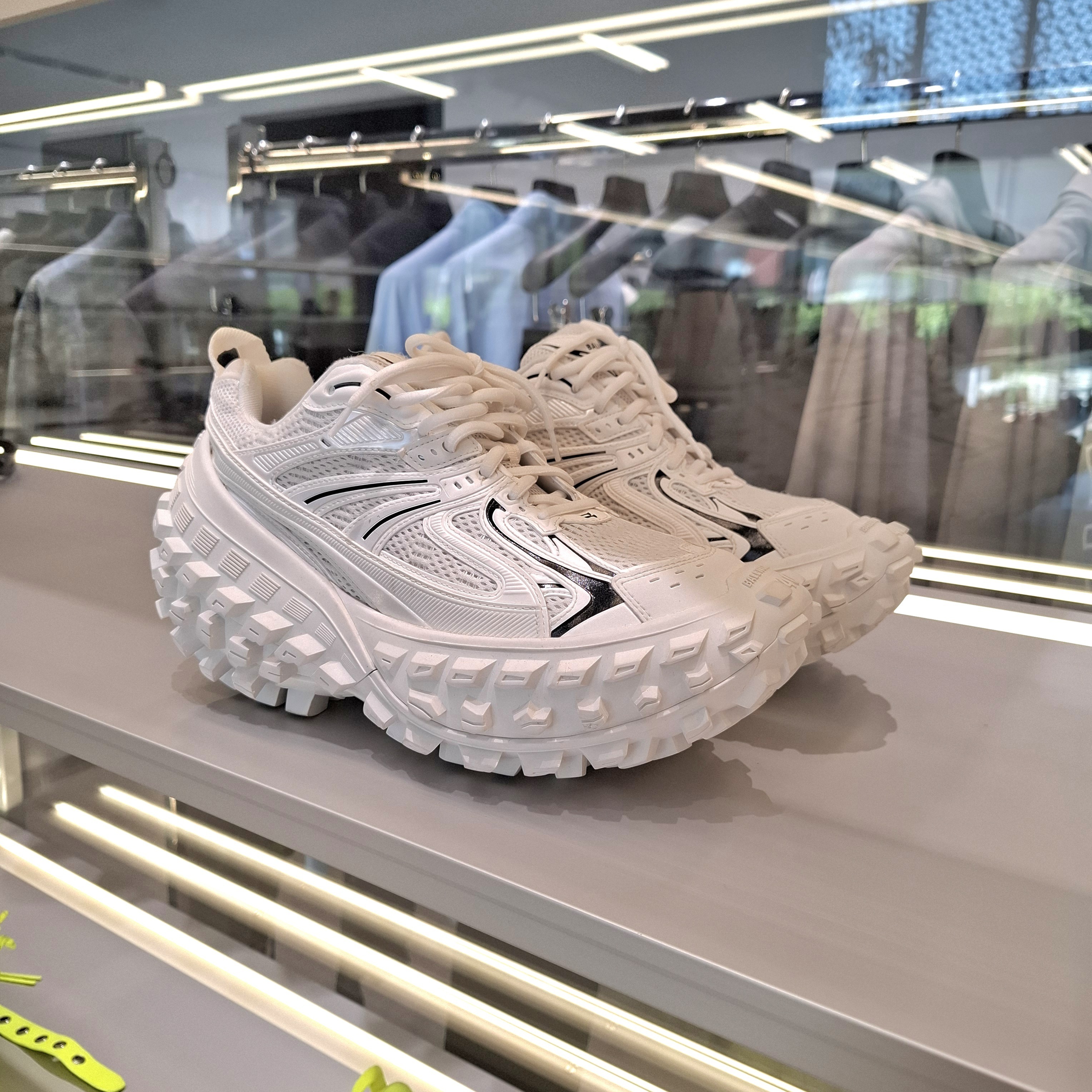 現地価格◎EXPRESS便可★BALENCIAGA BOUNCER スニーカー