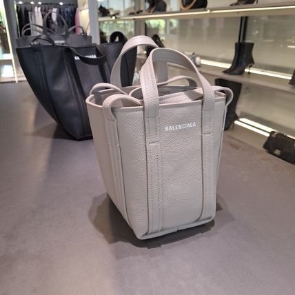バレンシアガ(BALENCIAGA)バレンシアガ EVERYDAY XXS エブリデイ