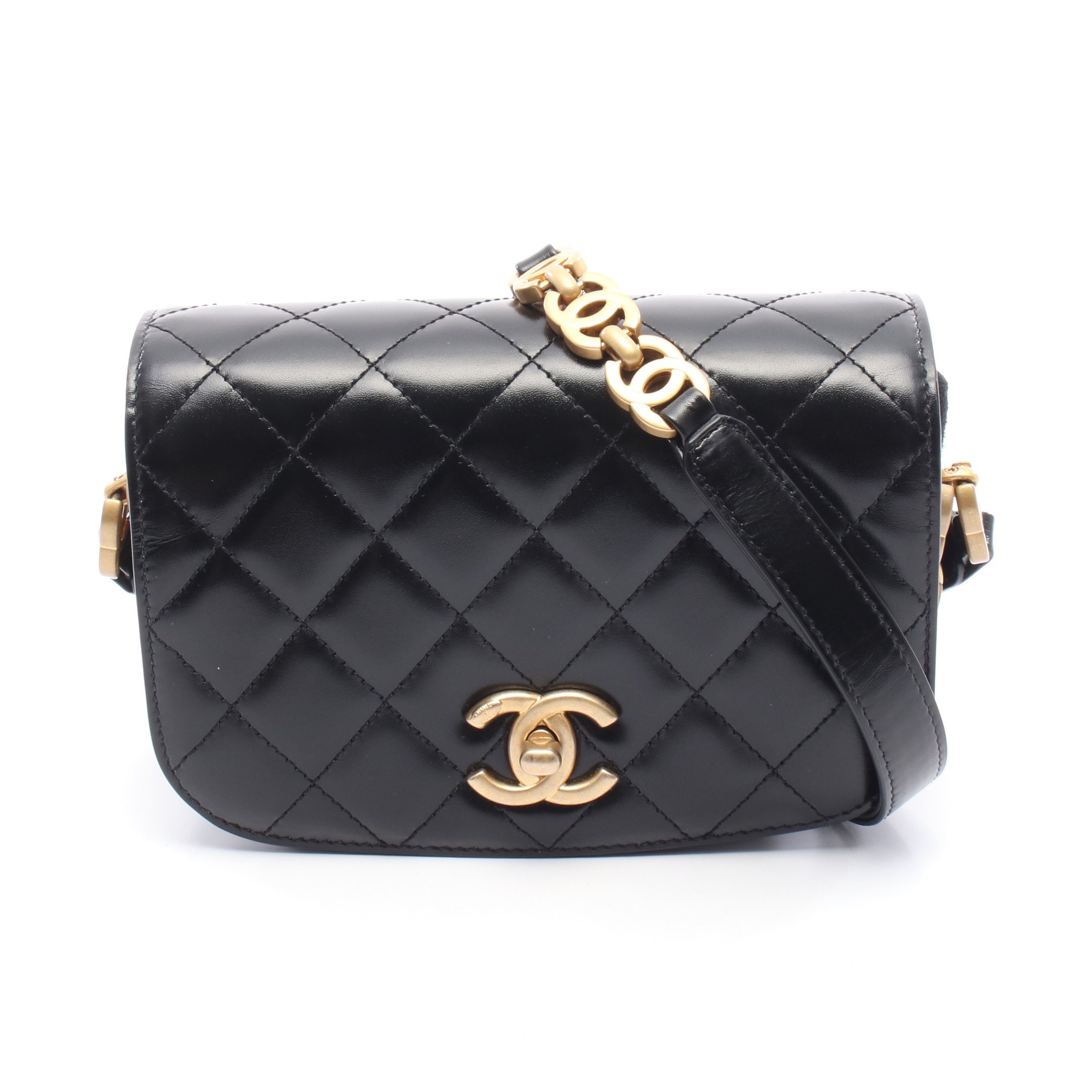 CHANEL ボディバッグ