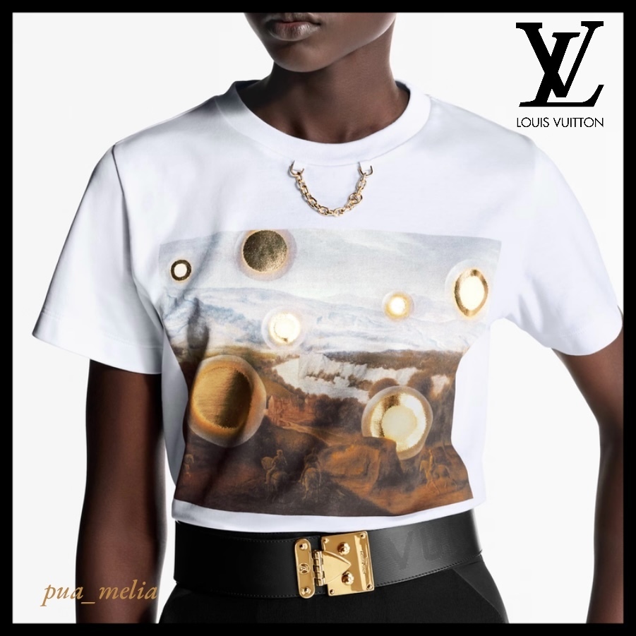 ショート丈が可愛い♡【Louis Vuitton】プリントTシャツ