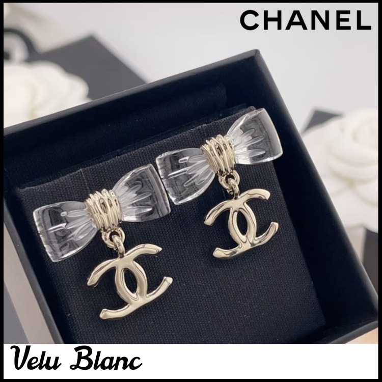 キュートでおしゃれ♪【CHANEL】クリアリボン ピアス