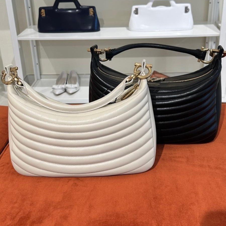 直営店☆Ferragamo☆SALE! ロゴ キルティング ショルダーバッグ