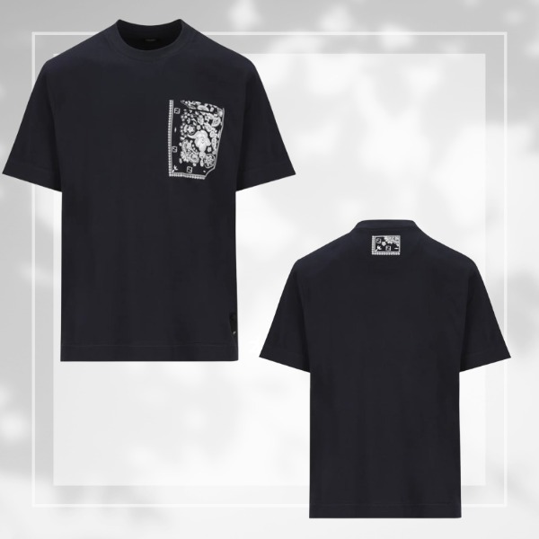 【FENDI】 バンダナプリント クルーネックTシャツ