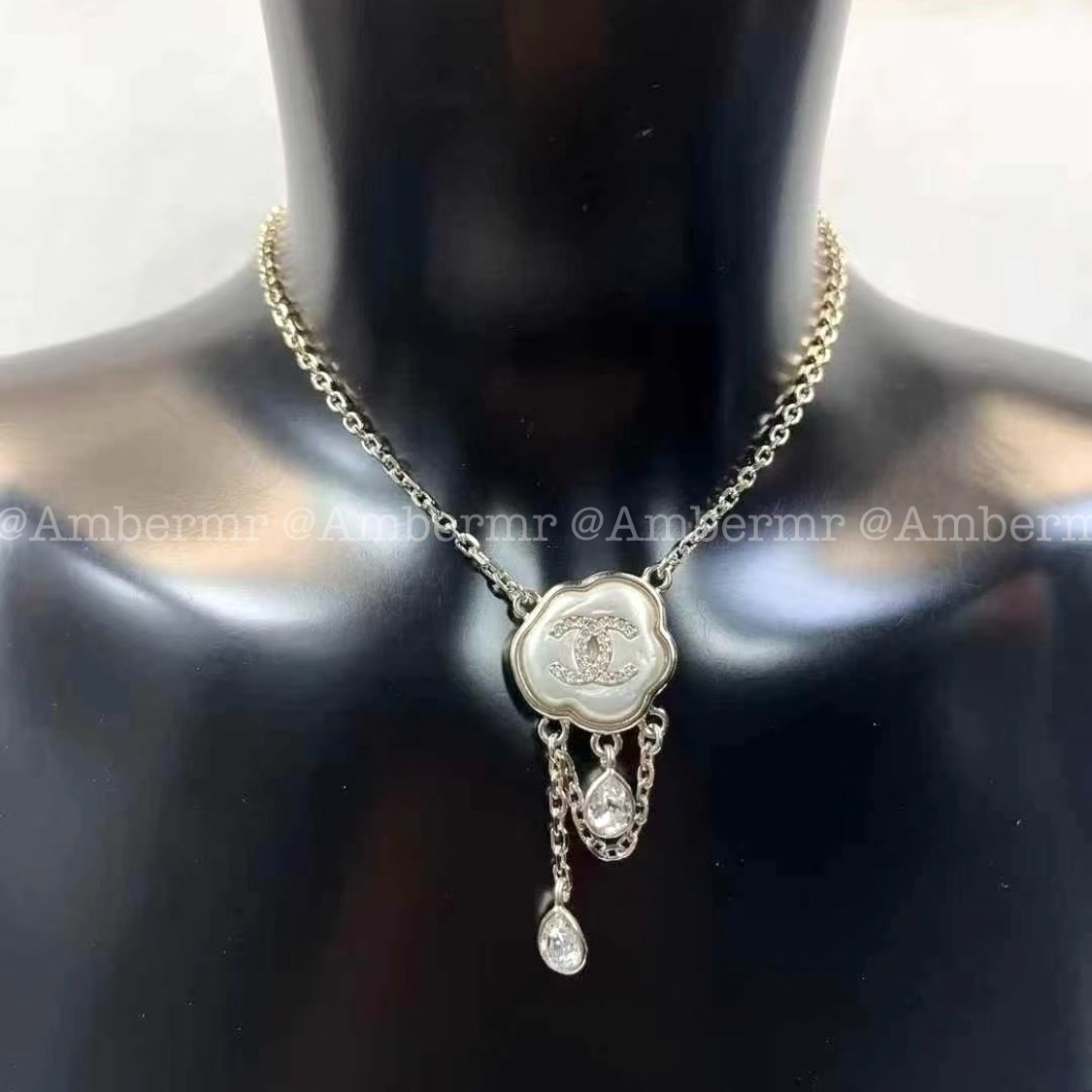 25A CHANEL CCロゴ パールホワイトなチャームなネックレス