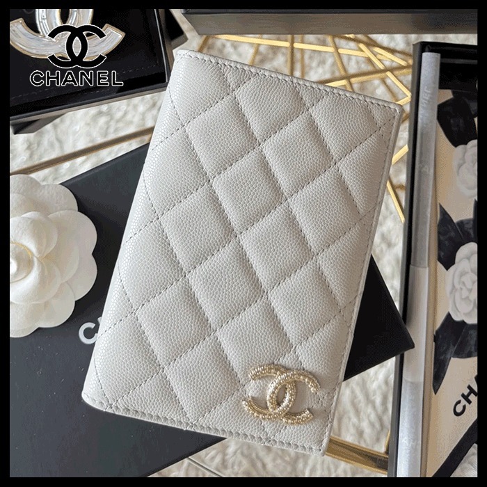 【シンプルで使いやすさ◎】CHANEL パスポートケース CCロゴ