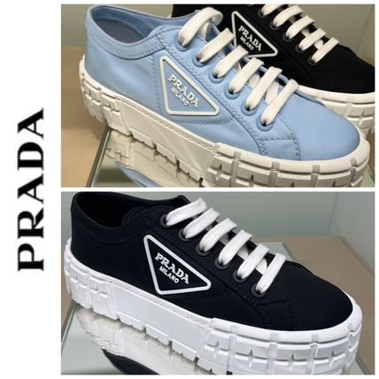 ブルー（青）系 PRADA(プラダ) スニーカー(レディース) - 海外
