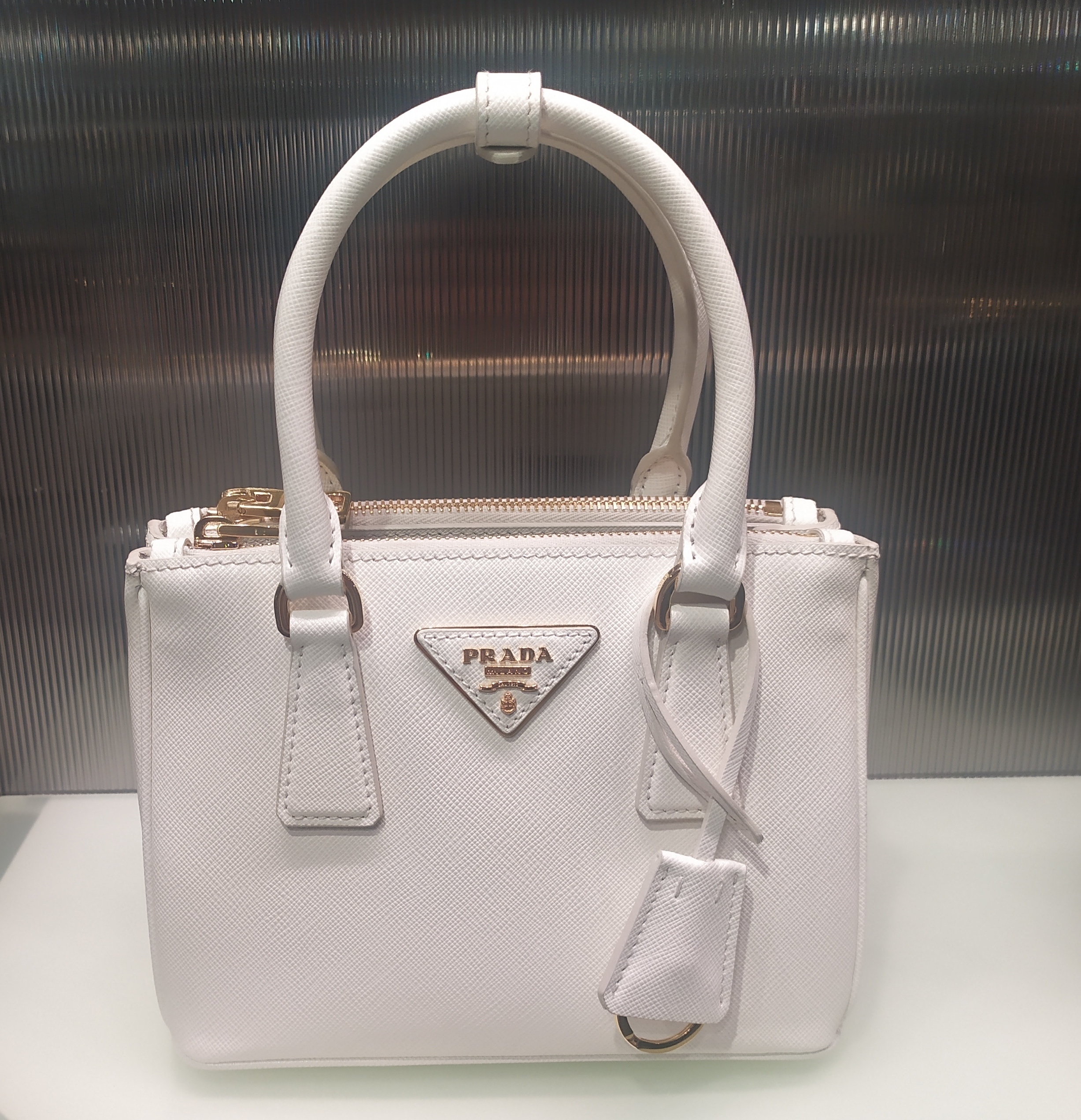 パリ直送!【PRADA】☆ガレリア サフィアーノレザー ミニバッグ☆