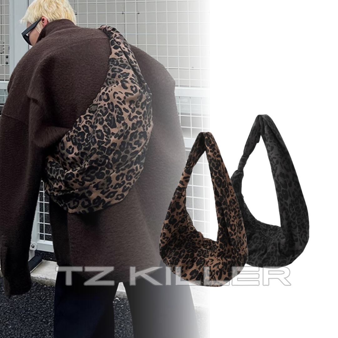【TZ killer】LEOPARD PLEATED ARC SHOULDER BAG