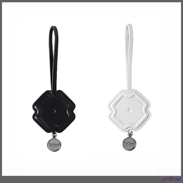 VALLUV | CLOVER MIRROR BAG CHARM [正規品/関税込]