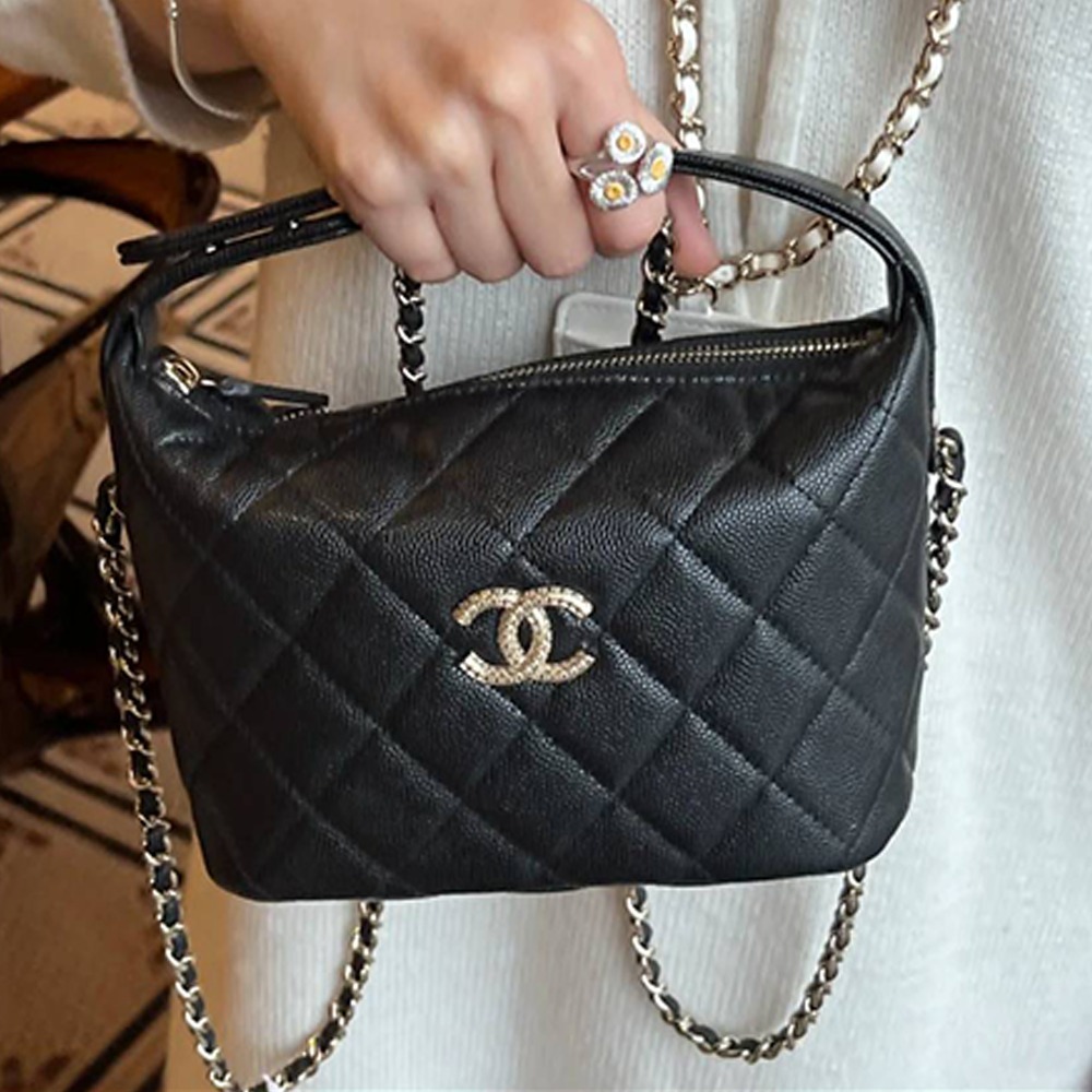 《コーデのアクセントに♪》CHANEL ハンドバッグ
