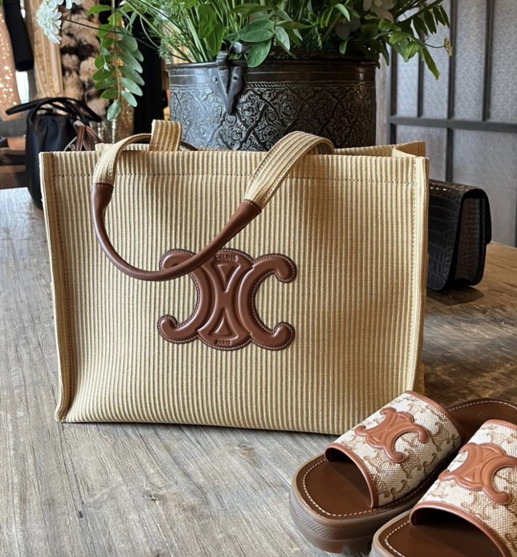 【CELINE】最終セール THAIS ラージ カバ トートバッグ