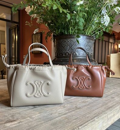 ブラウン（茶色）系 CELINE(セリーヌ) ハンドバッグ(レディース
