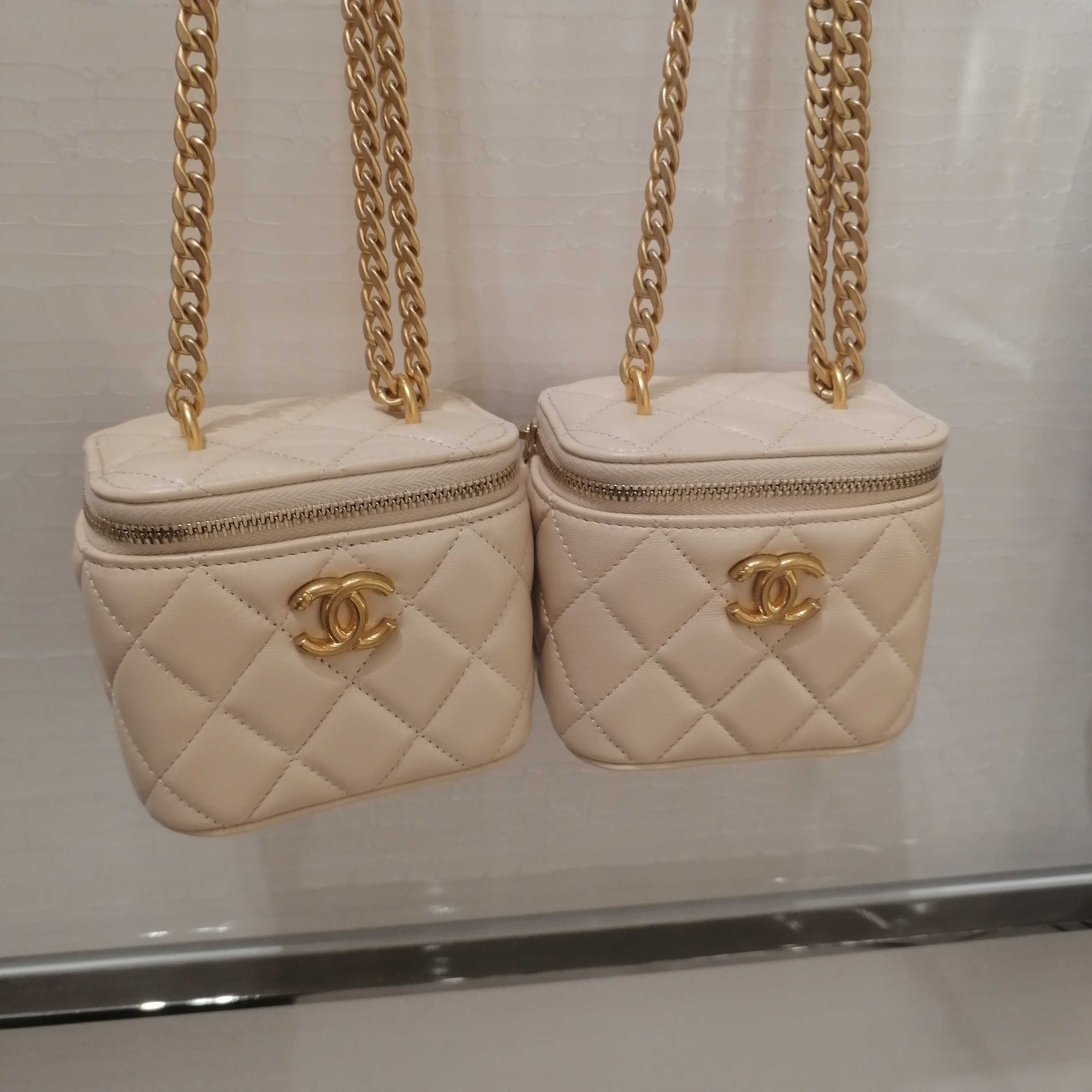 CHANEL シャネル ヴァニティーバッグ ホワイト