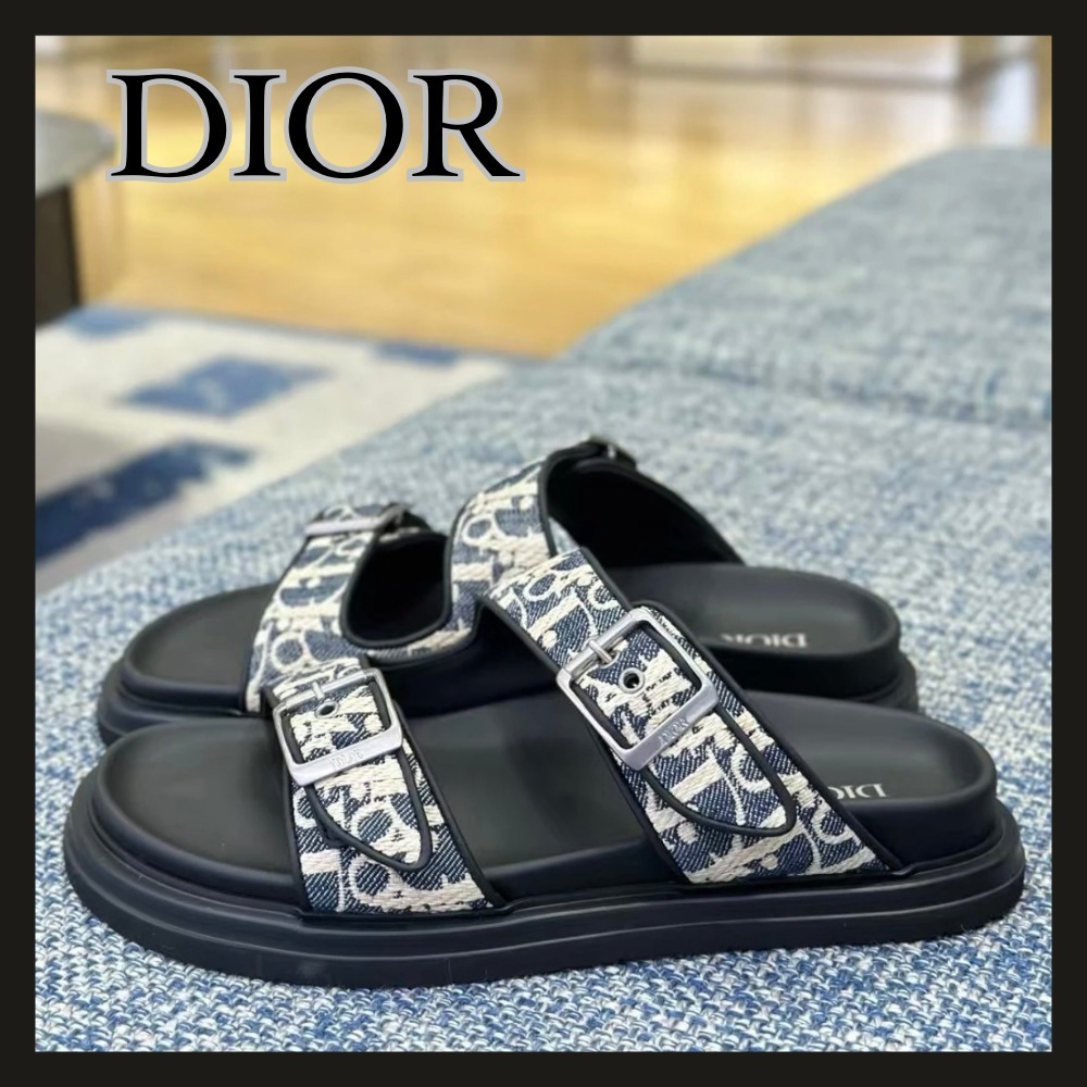 【涼やかでモード】Dior オブリーク ダブルストラップサンダル