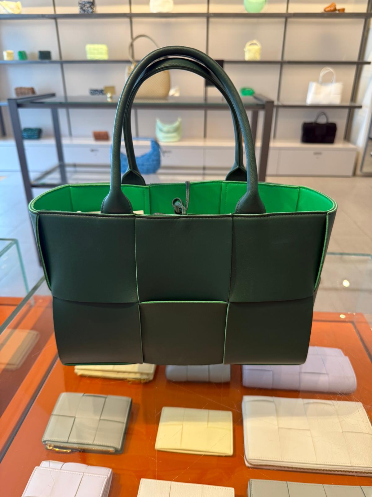 Outlet特価! 本物保証!【BOTTEGA VENETA】トートバック 652867