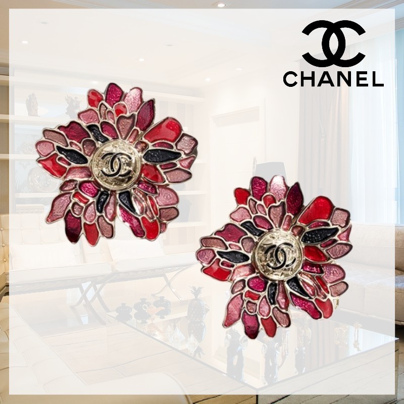 【エレガントなフラワーモチーフ】 CHANEL CCロゴ ピアス
