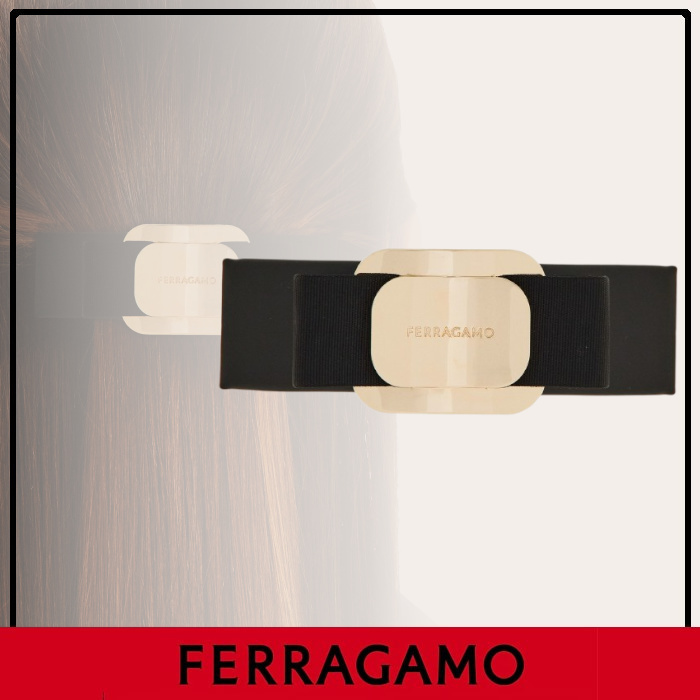 国内直営 FERRAGAMO オーバーサイズ ロゴプレート バレッタ