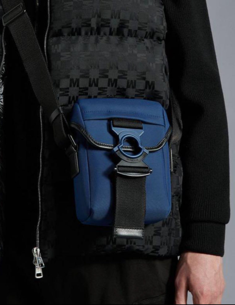 MONCLER モンクレール クロスボディバッグ ベルトバッグ