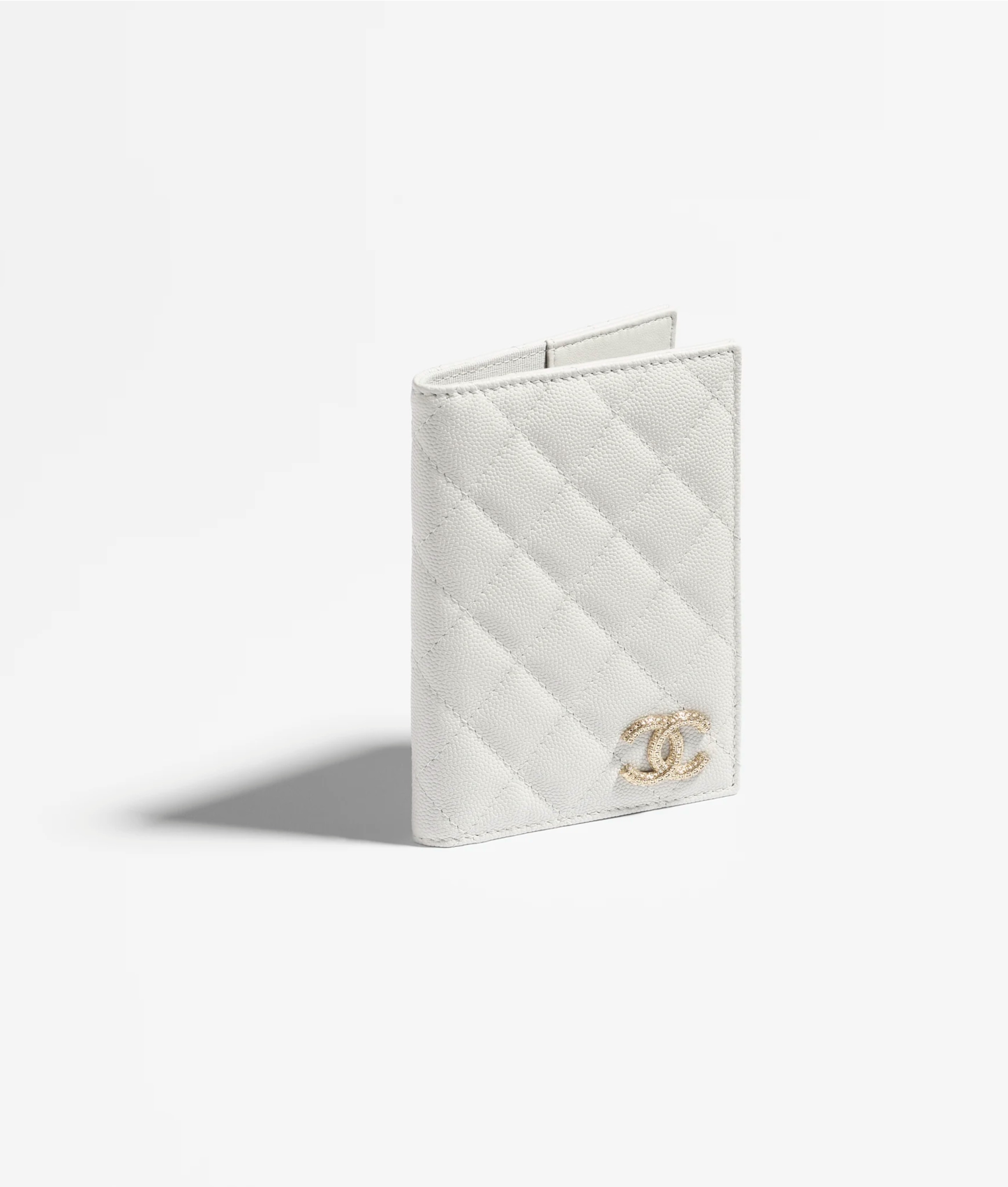 《2024/25メティエダールコレクション》CHANEL パスポートケース