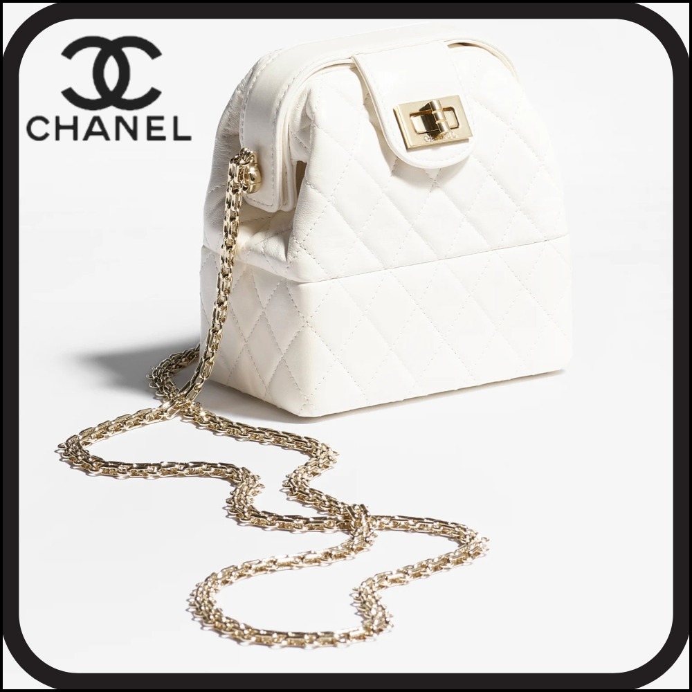 【CHANEL】チェーンクラッチ｜上品×実用性のミニバッグ
