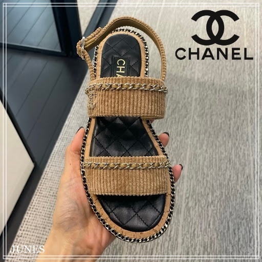チェーンが素敵♪【CHANEL】コーデュロイ サンダル