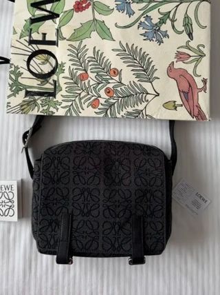 カメラバッグ LOEWE Anagram(ロエベ アナグラム) ショルダー