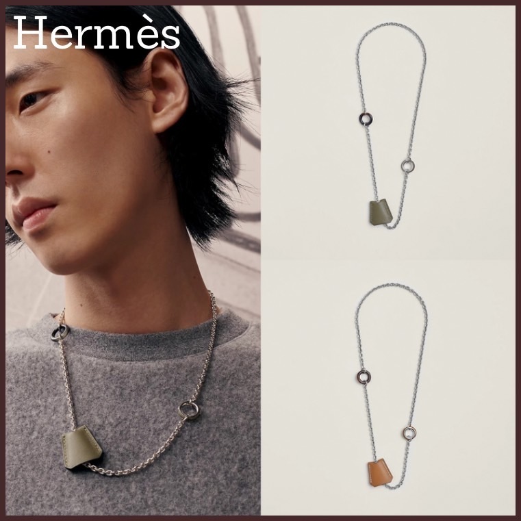 レザー×ホーンがお洒落♪【HERMES】Clochette ネックレス
