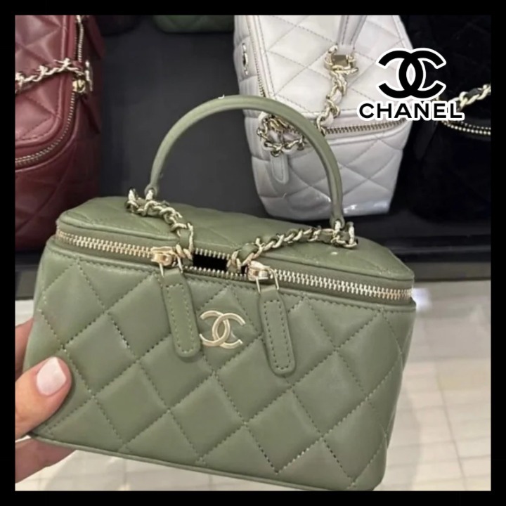 《２５A♥トレンドカラー》CHANELミニバッグ ヴァニティ