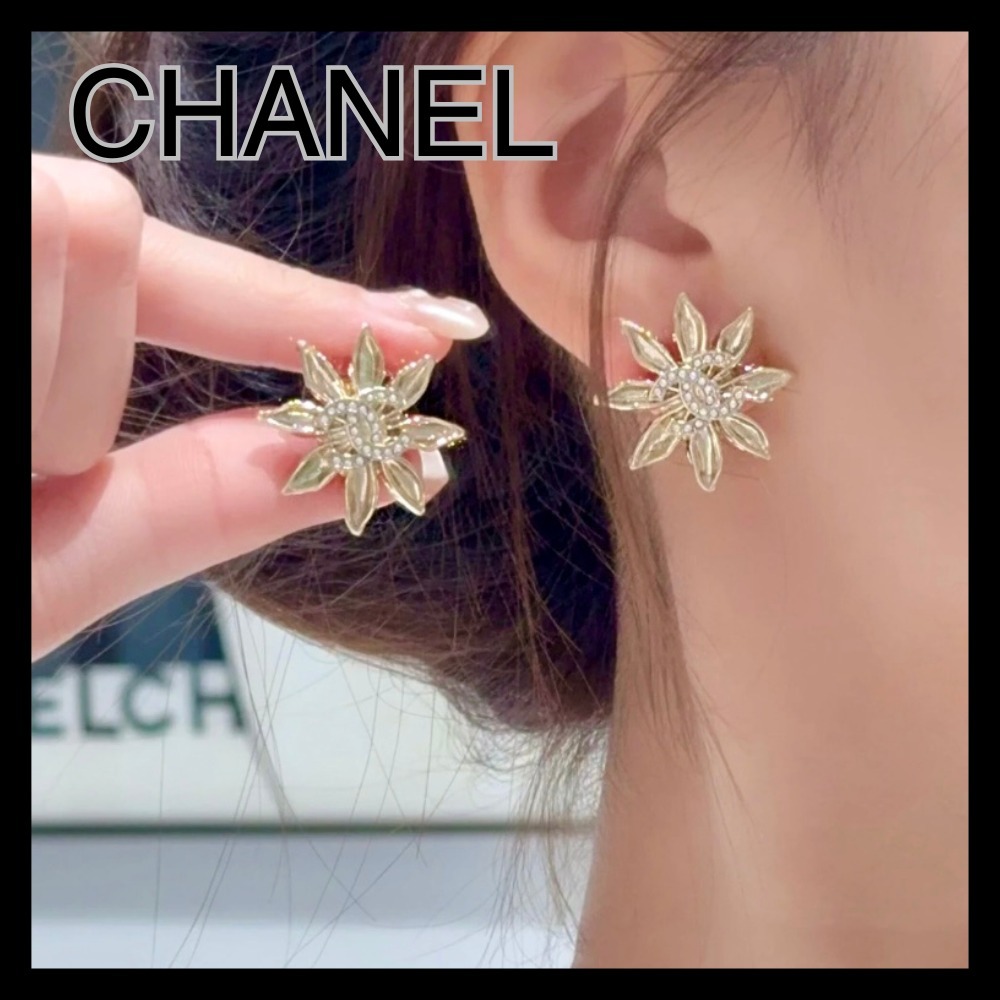 【華やかさで差をつける】CHANEL フラワーピアス