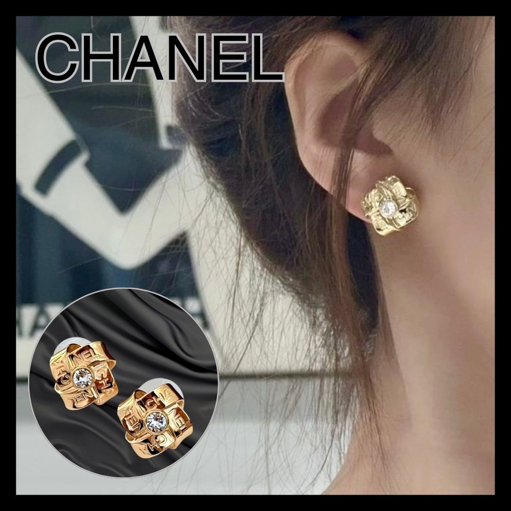 【小粒で上品な輝き】CHANEL ロゴ×ストーンピアス