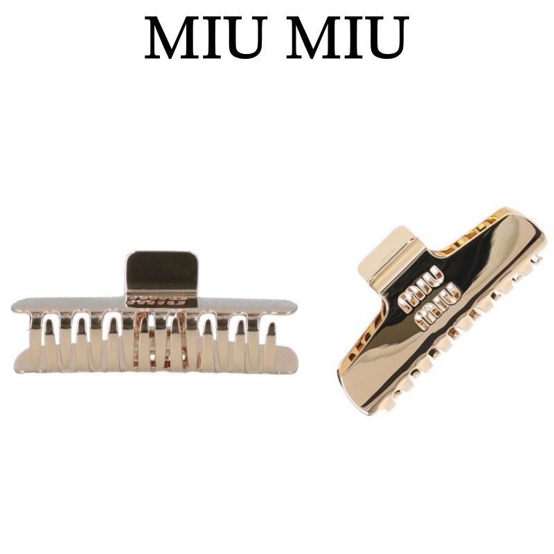 【Miu miu】ロゴ留め具