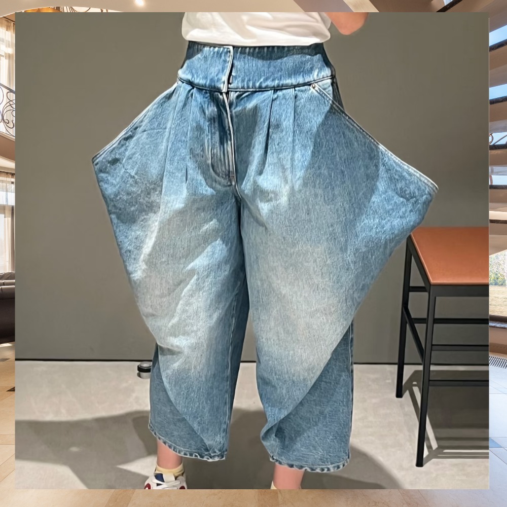 《特徴的なアクセント》【LOEWE】デニムパンツ フロントパネル