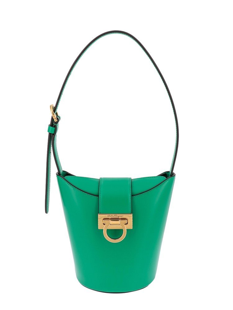 SALVATORE FERRAGAMO トリフォリオ スモル ショルタハック