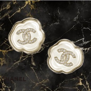 カメリアモチーフ☆【CHANEL】ピアス