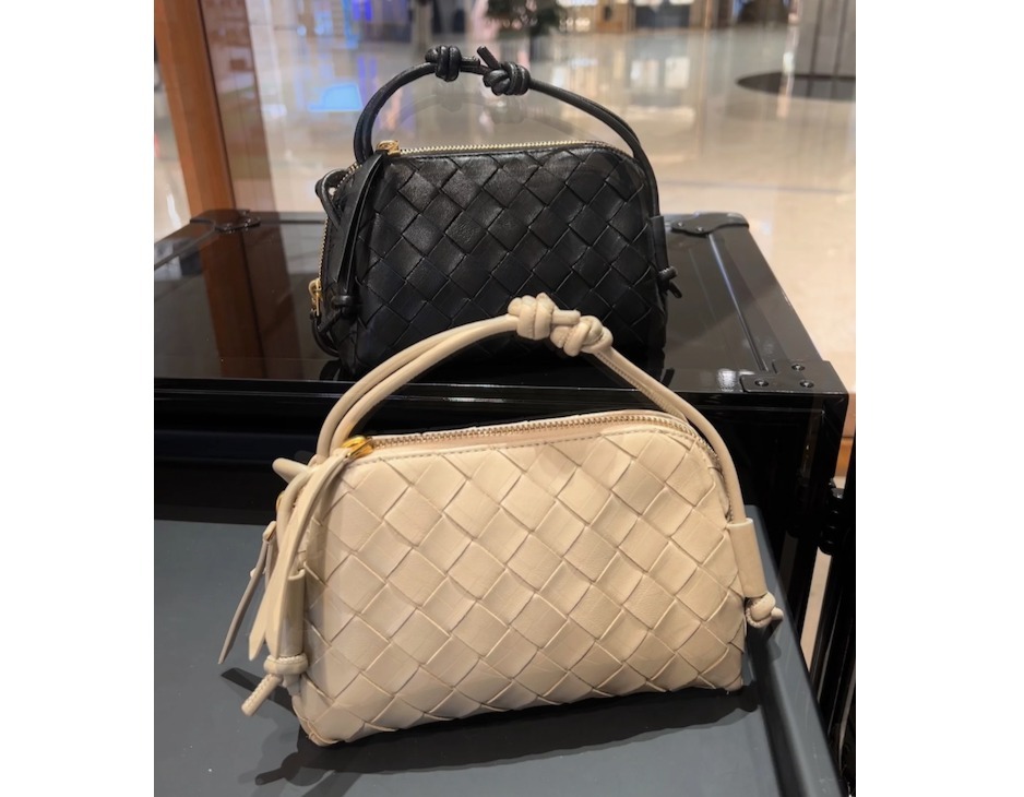 【VIPセール 大人バッグ】BOTTEGA VENETAコンサートポーチ