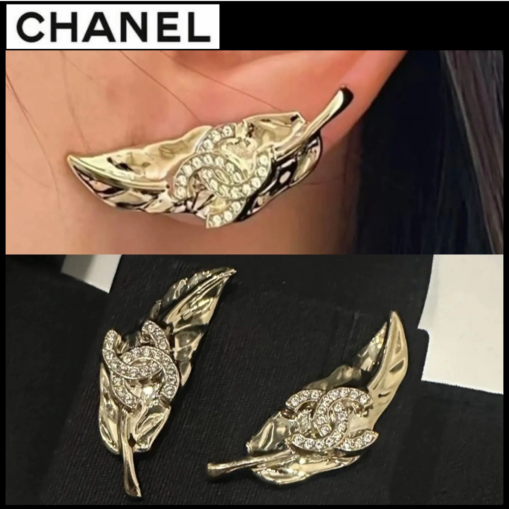 優雅に舞う羽根をイメージ【CHANEL】フェザーモチーフ ピアス