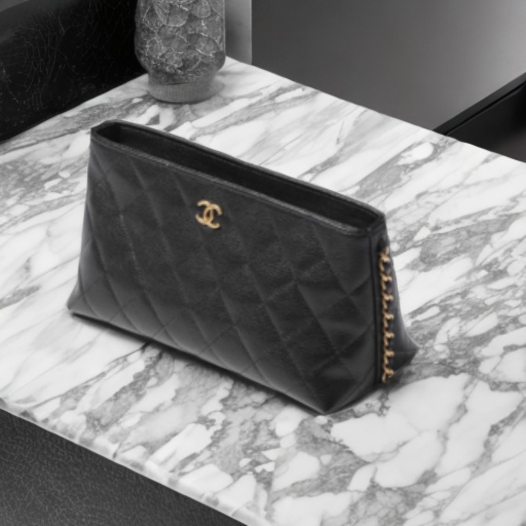 《シンプルで上品》CHANEL ポーチ ブラック