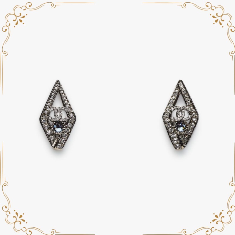 ★25メティエダール★【CHANEL】ダイヤフォームエレガントピアス