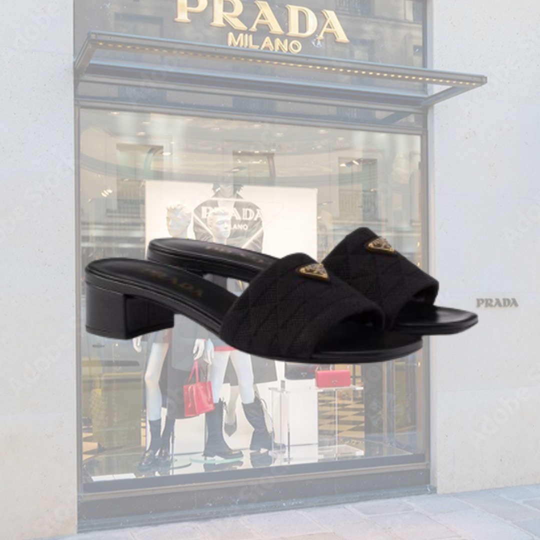 PRADA 刺繍入り布製サンダル
