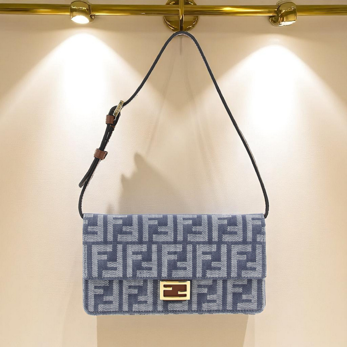 FENDI チェーンウォレット「バゲット」